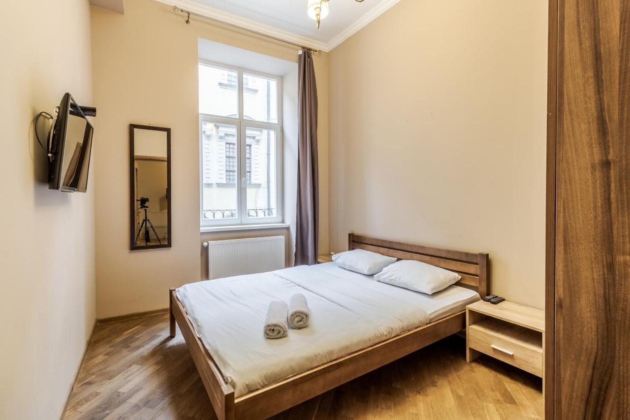 Apartment On Stavropihiiska Street 3 Львов Экстерьер фото